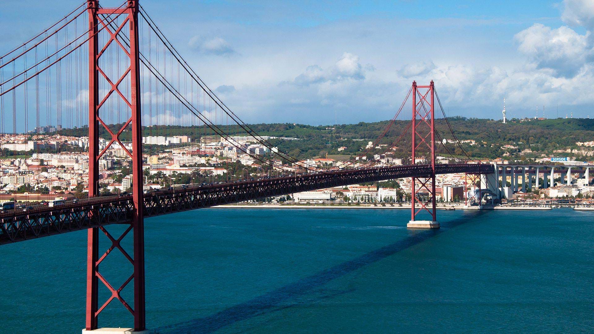 Lisbon - 25 of April bridge